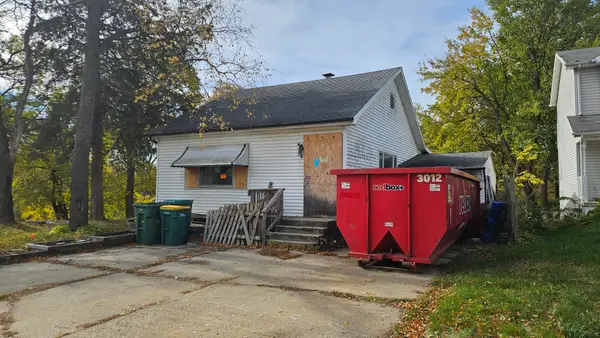 54 Hillcrest Avenue, Fox Lake, IL 60020