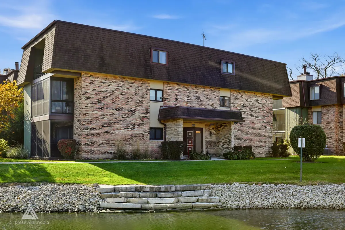 9180 South Road #D, Palos Hills, IL 60465 - Image #1