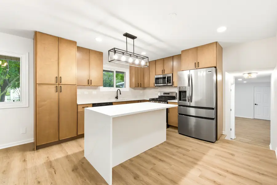 3725 N Firestone Drive, Hoffman Estates, IL 60192 - Image #3