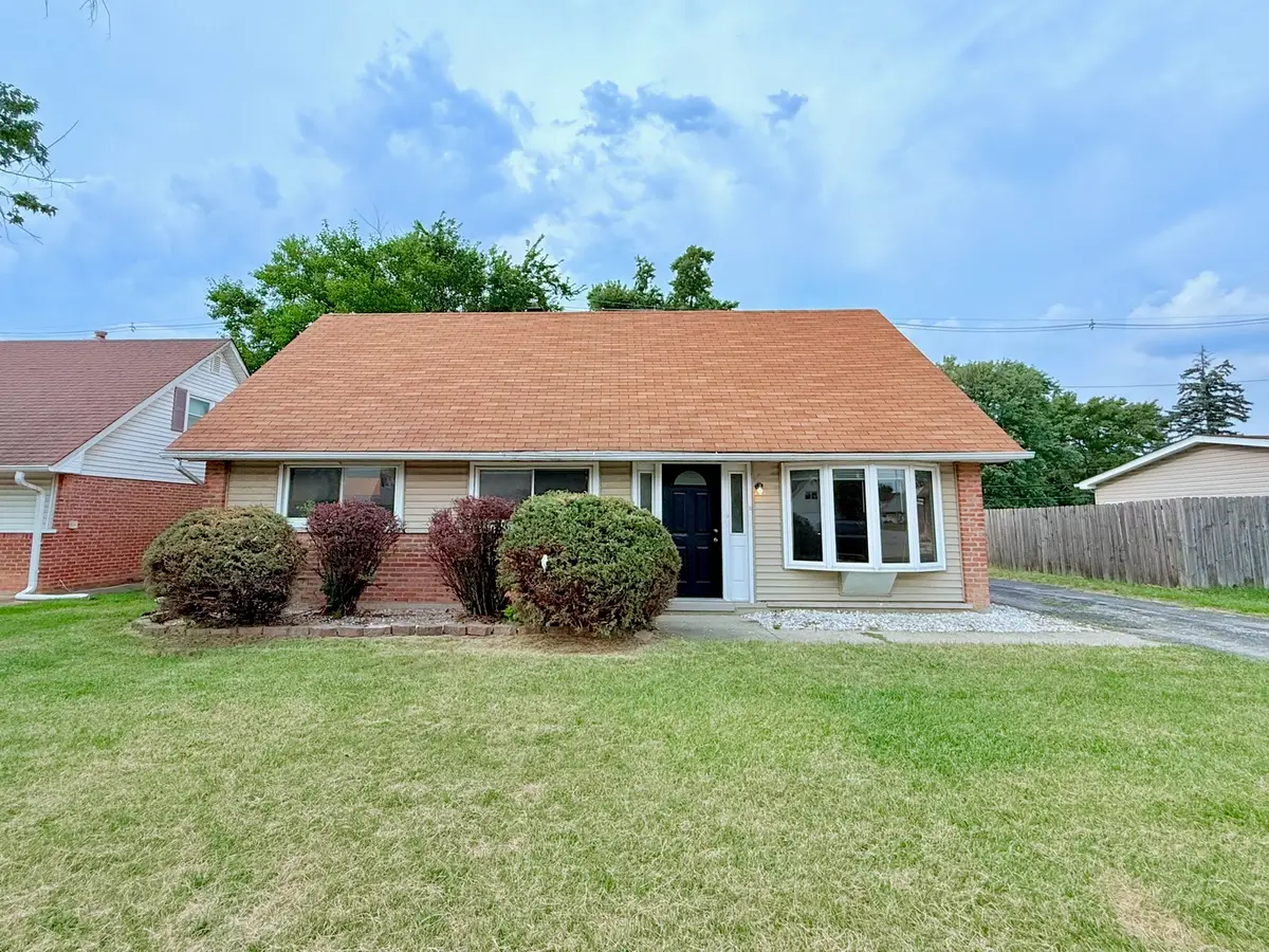 163 W Raye Drive, Chicago Heights, IL 60411 - Image #1