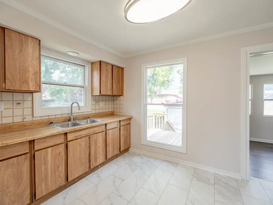 9729 Merton Avenue, Oak Lawn, IL 60453 - Image #3