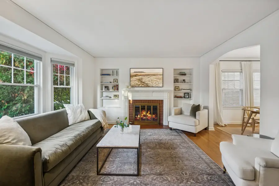 6319 N Le Mai Avenue, Chicago, IL 60646 - Image #2