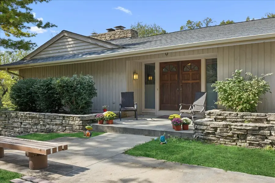 25146 N West Tower Drive, Tower Lakes, IL 60010 - Image #2