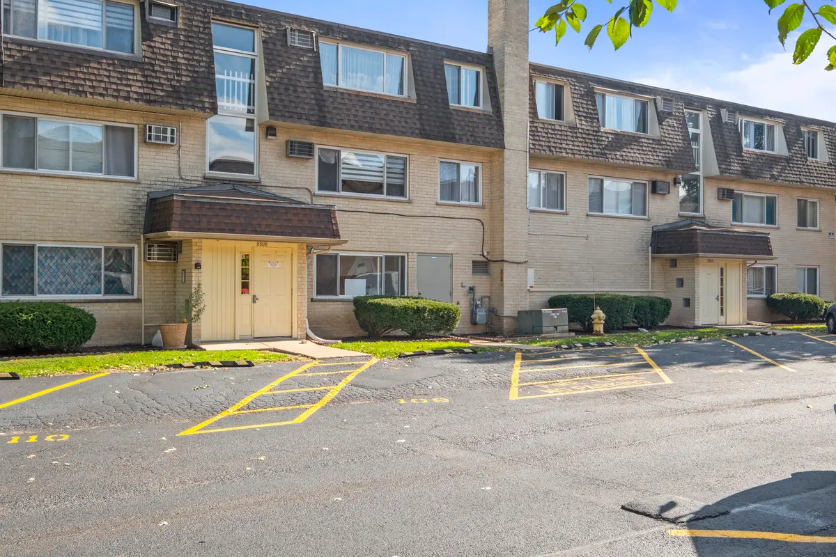 8808 Briar Court #2A, Des Plaines, IL 60016 - Image #1