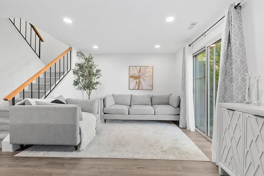 515 Dakota Court, Carol Stream, IL 60188 - Image #3