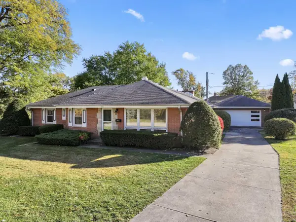 1437 E Emmerson Lane, Mount Prospect, IL 60056