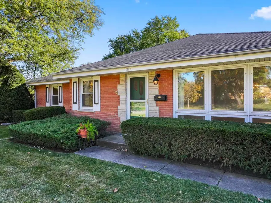 1437 E Emmerson Lane, Mount Prospect, IL 60056 - Image #3