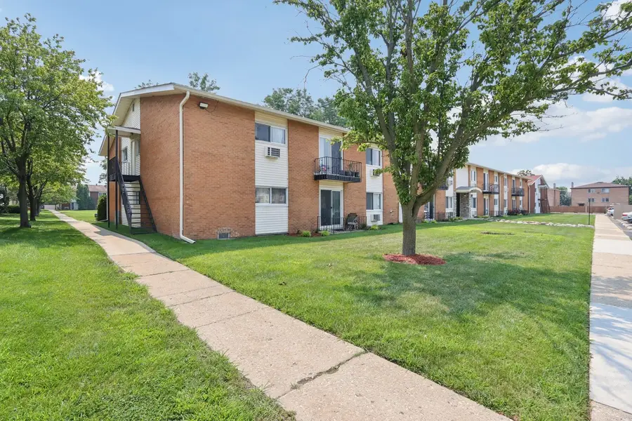 8916 Kenneth Drive #1E, Des Plaines, IL 60016 - Image #2