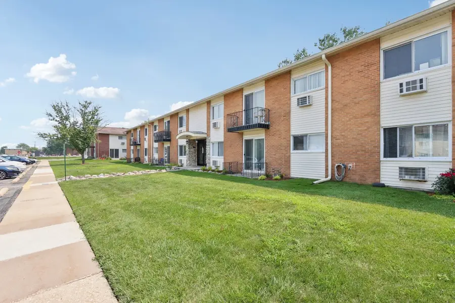 8916 Kenneth Drive #1E, Des Plaines, IL 60016 - Image #3