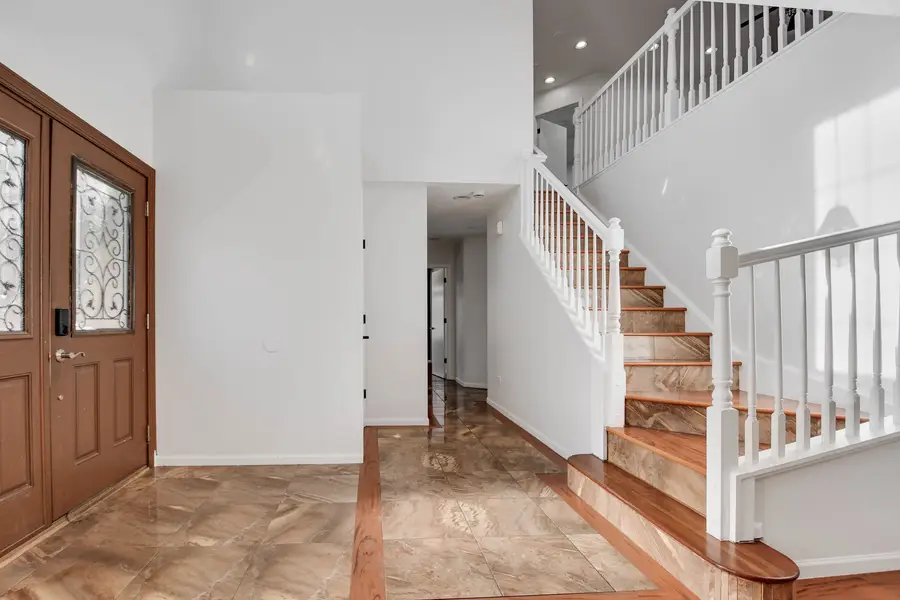 275 Clifton Lane, Bolingbrook, IL 60440 - Image #3