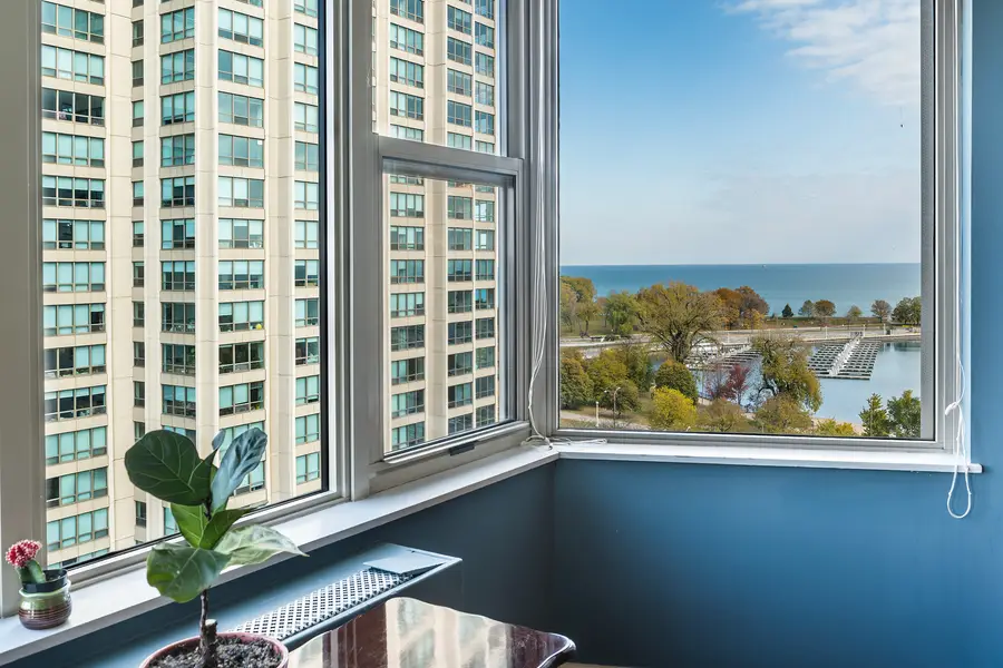 525 W Hawthorne Place #1204, Chicago, IL 60657 - Image #3