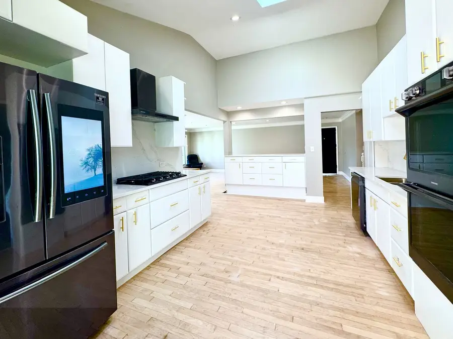 7226 N Kildare Avenue, Lincolnwood, IL 60712 - Image #2