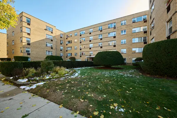 2115 W Farwell Avenue #103, Chicago, IL 60645