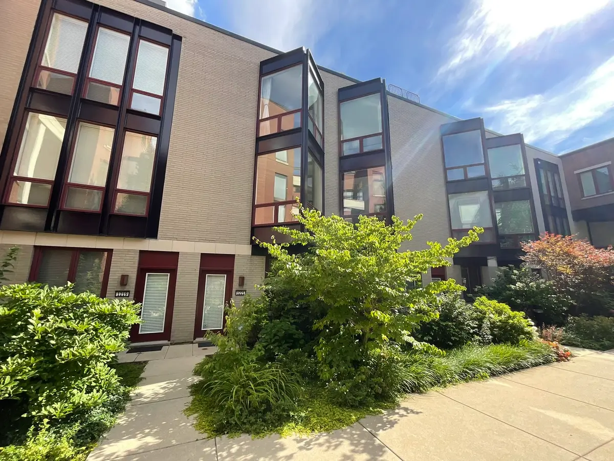 1221 W Cottage Place, Chicago, IL 60607 - Image #1