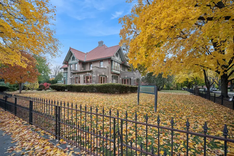 305 Oregon Avenue, Dundee, IL 60118 - Image #2