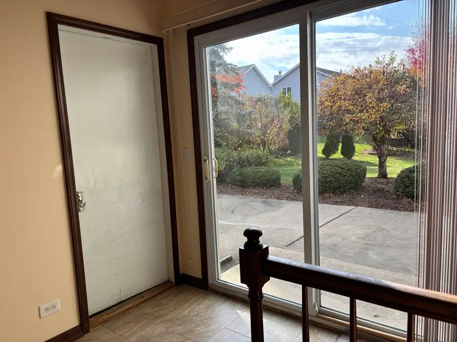 4950 Tarrington Drive, Hoffman Estates, IL 60010 - Image #3