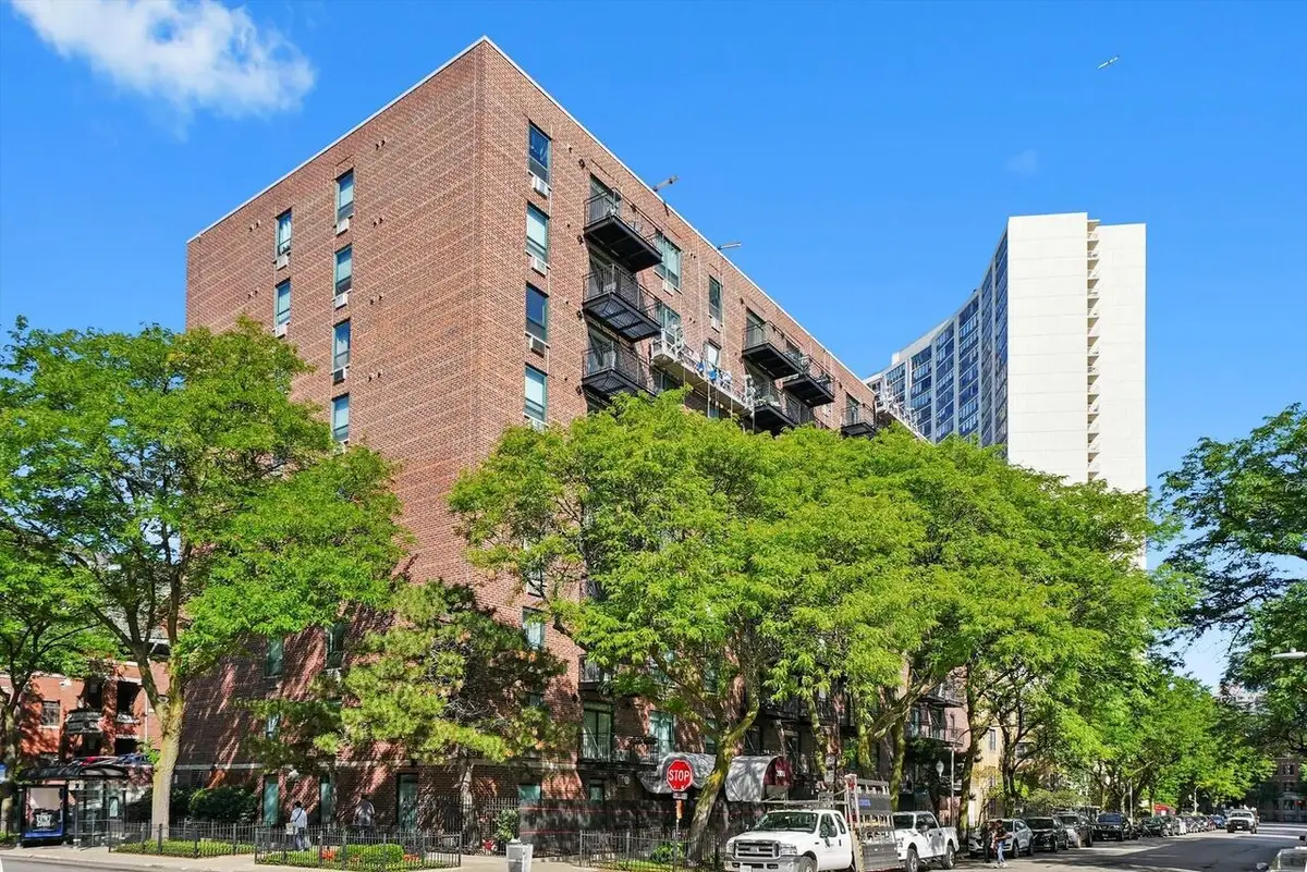 3900 N Pine Grove Avenue #405, Chicago, IL 60613 - #1