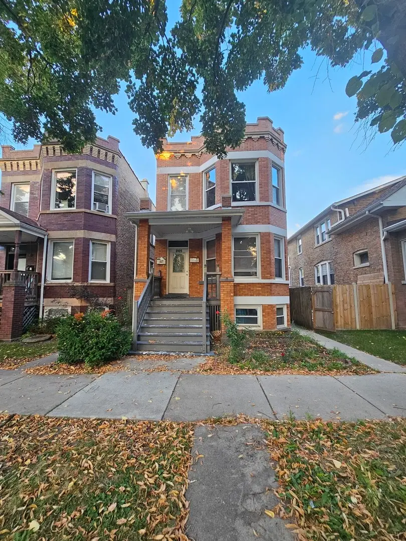 3925 N Saint Louis Avenue, Chicago, IL 60618 - Image #2