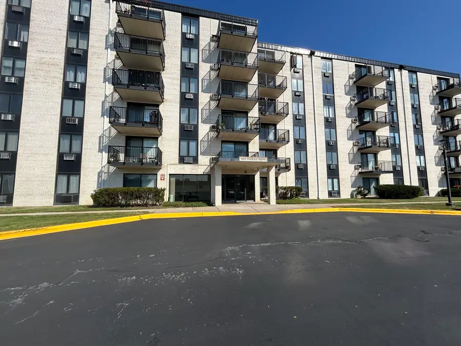 9074 W Terrace Drive #4N, Niles, IL 60714 - Image #3