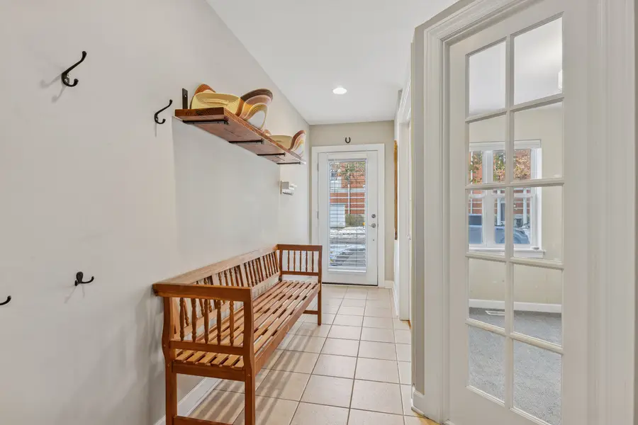 2721 W Dakin Street, Chicago, IL 60618 - Image #2