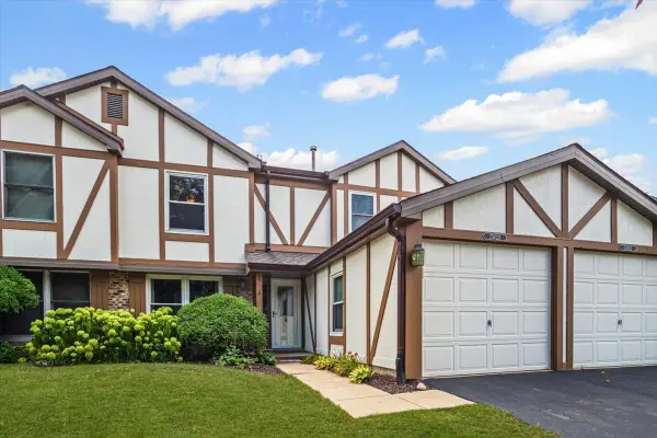 27W229 Providence Lane, Winfield, IL 60190