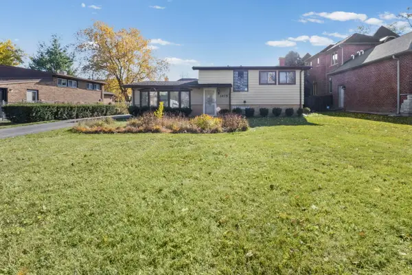 3475 Tamarind Drive, Northbrook, IL 60062