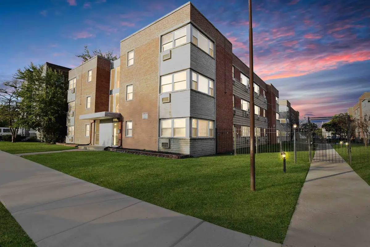 2405 W Balmoral Avenue #1A, Chicago, IL 60625 - Image #1