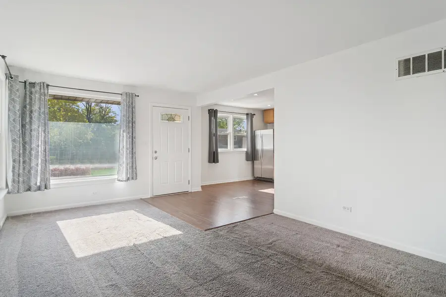 9930 Montrose Avenue, Schiller Park, IL 60176 - Image #2