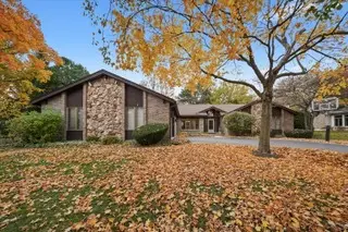 2130 Mallard Drive, Northbrook, IL 60062 - Image #1