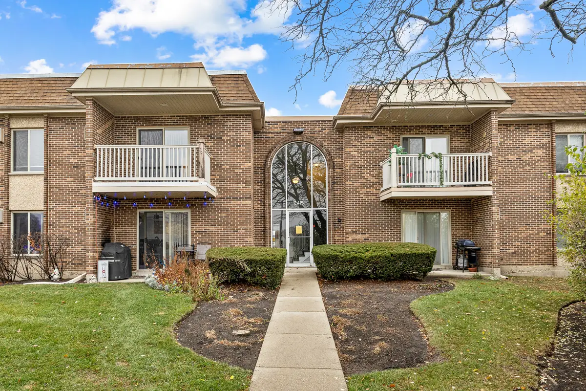 2415 N Kennicott Drive #1D, Arlington Heights, IL 60004 - Image #1