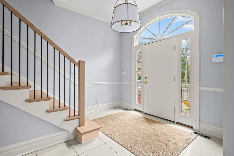 512 Elmwood Avenue, Wilmette, IL 60091 - Image #2