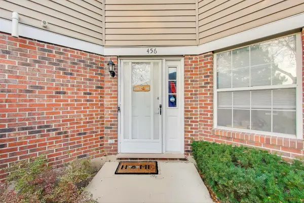 456 W Happfield Drive #9CL, Arlington Heights, IL 60004