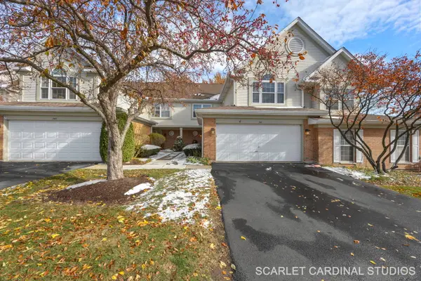 341 Cimarron Road E, Lombard, IL 60148