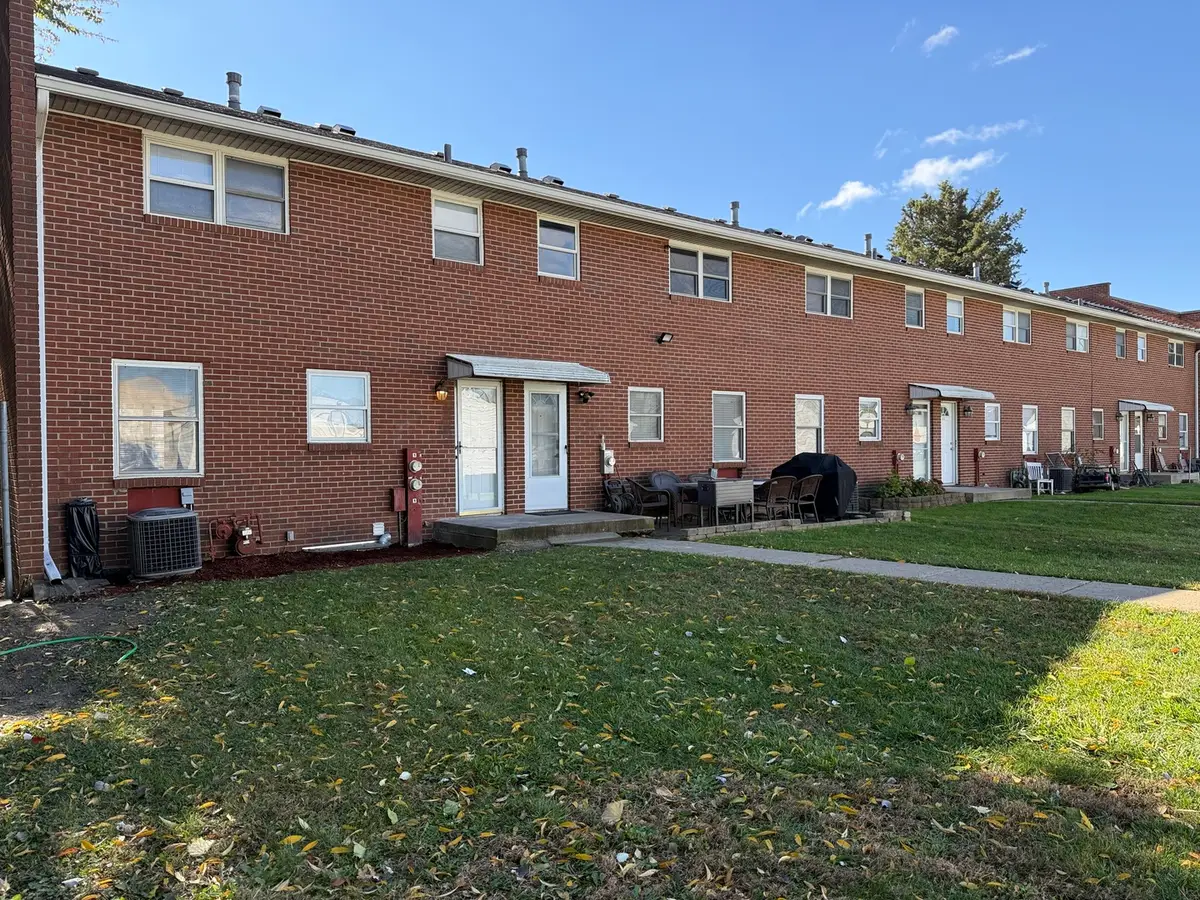 685 Old Indian Trail Road, Aurora, IL 60506 - Image #1