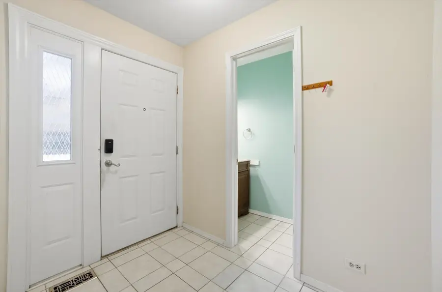 413 Buffalo Trail, Wheeling, IL 60090 - Image #2