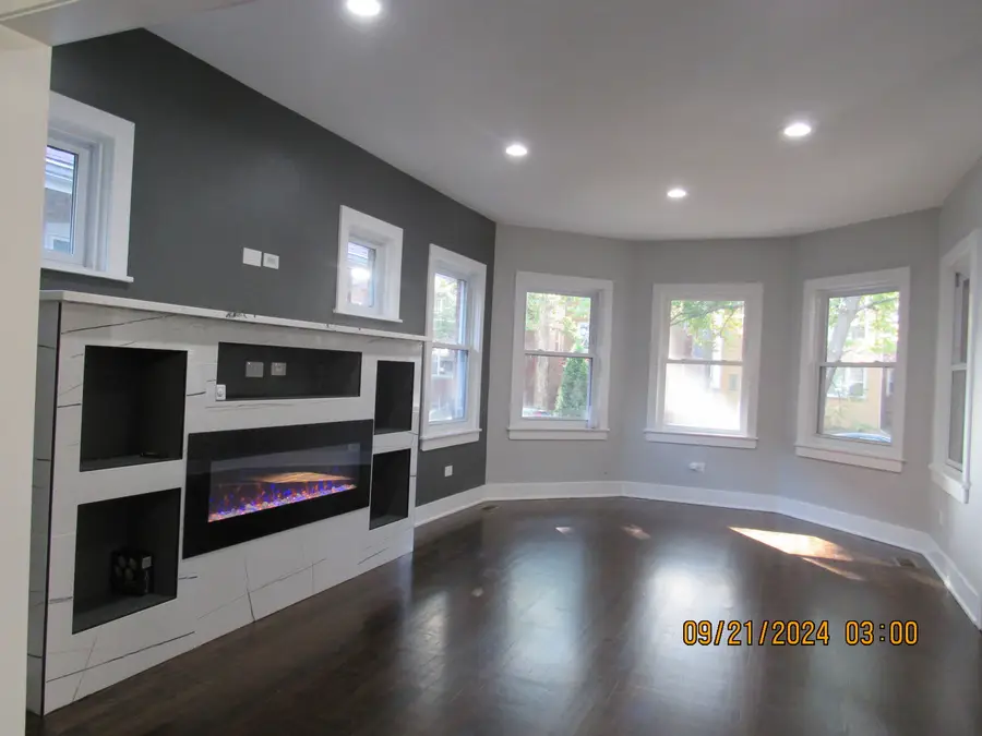 5423 N Sawyer Avenue, Chicago, IL 60625 - Image #2