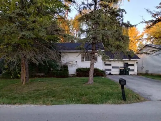 327 Lakewood Drive, Antioch, IL 60002 - Image #2