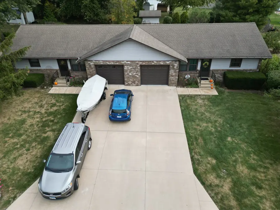 112-114 Wright Drive, Utica, IL 61373 - Image #3