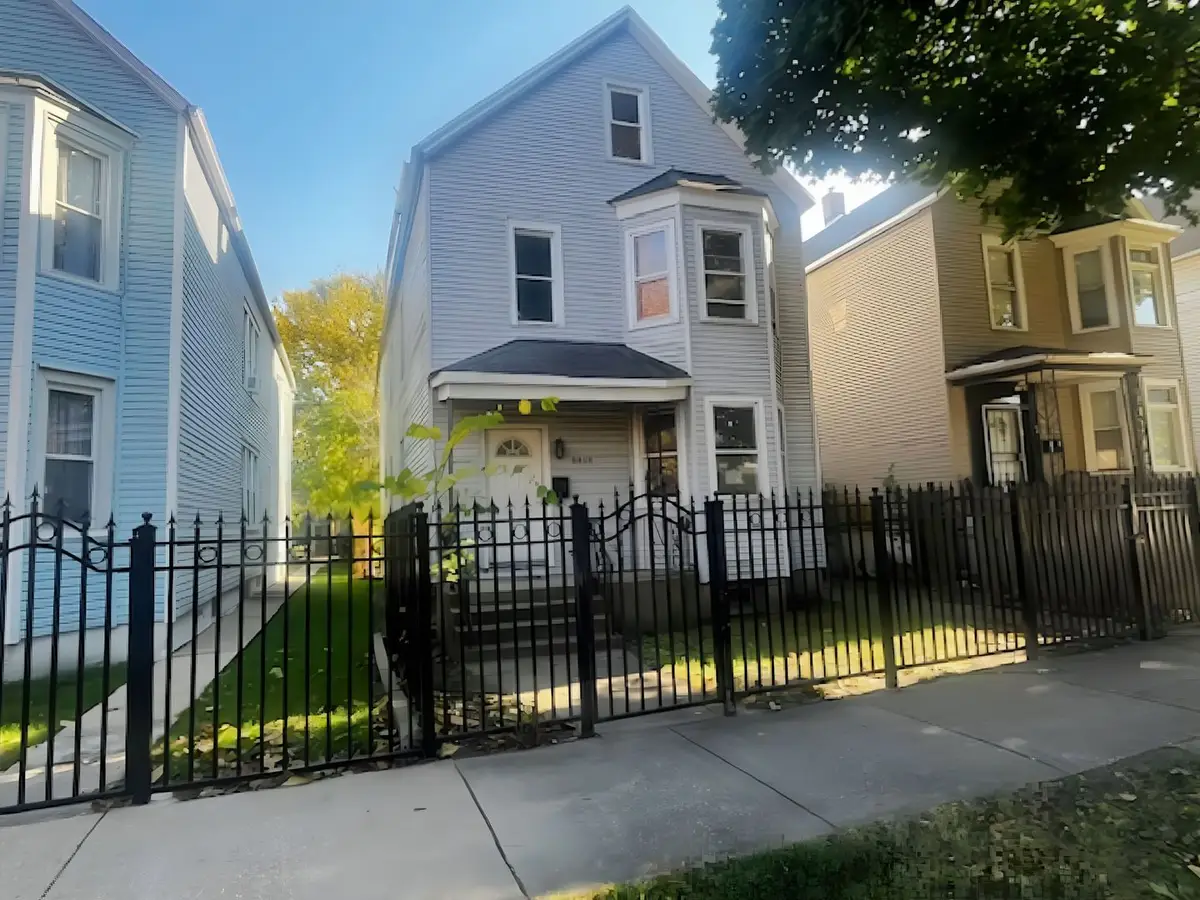 8419 S Muskegon Avenue, Chicago, IL 60617 - Image #1