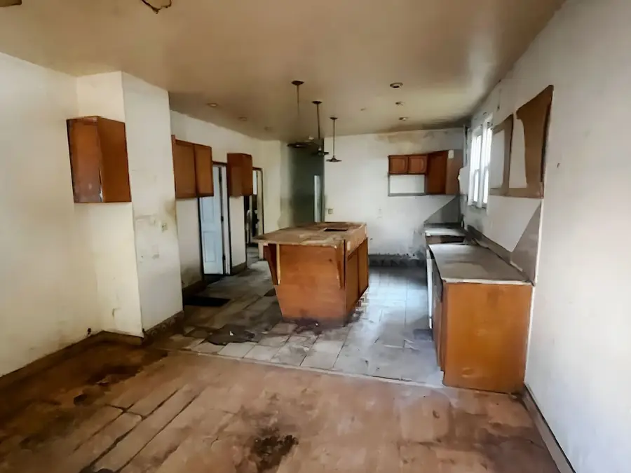 8419 S Muskegon Avenue, Chicago, IL 60617 - Image #3