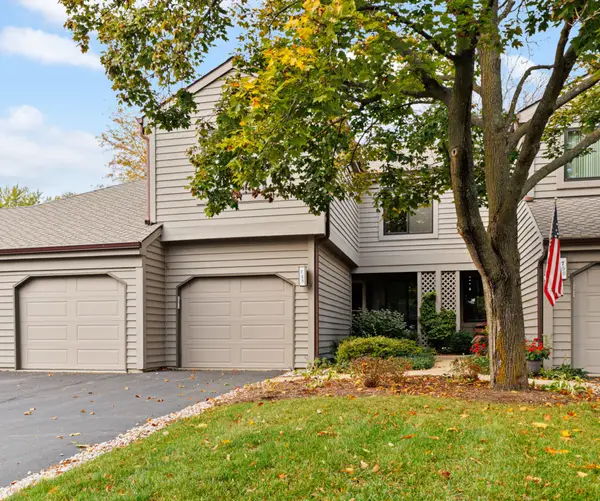 748 Shoreline Road, Lake Barrington, IL 60010