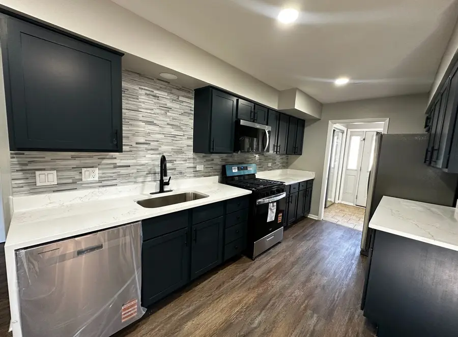 1229 E 165th Place, South Holland, IL 60473 - Image #3