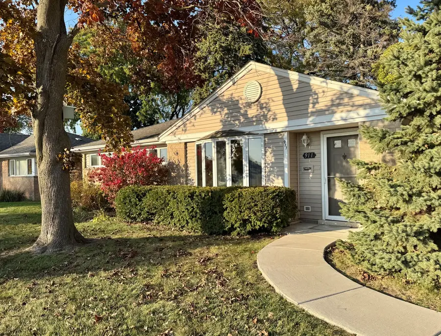 911 E Villa Drive, Des Plaines, IL 60016 - Image #2