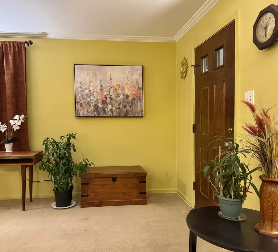 911 E Villa Drive, Des Plaines, IL 60016 - Image #3