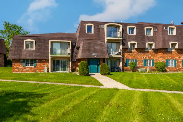 17963 Huntleigh Court #302, Country Club Hills, IL 60478