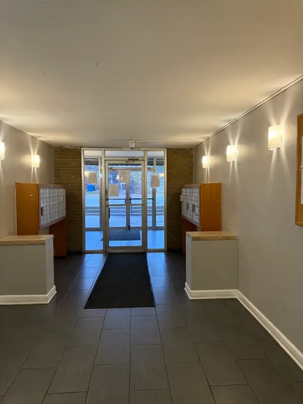 Address Withheld By Seller, Chicago, IL 60649