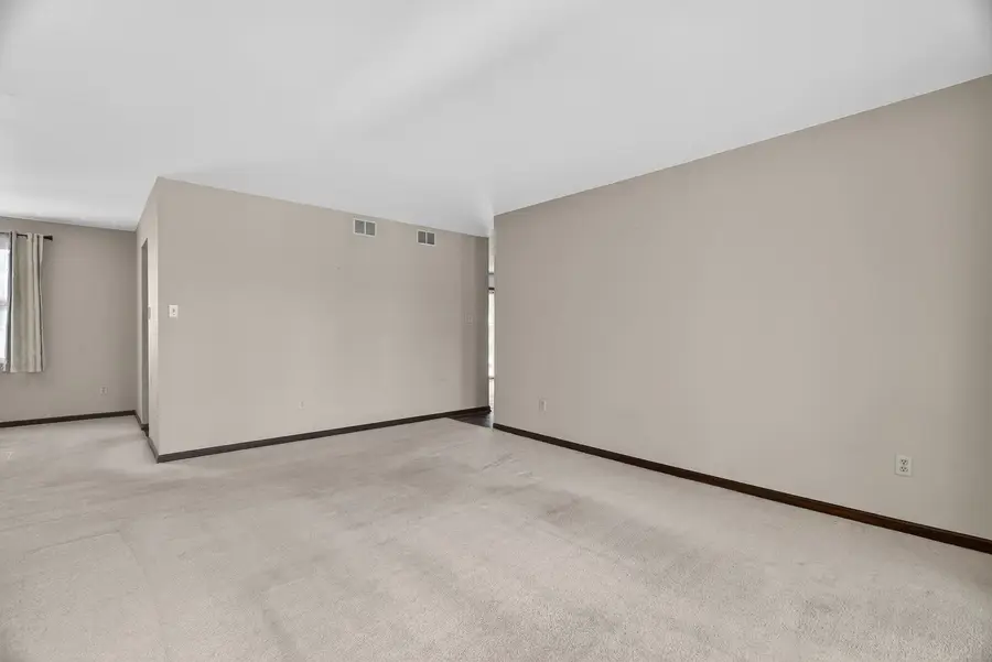 616 Ca Crest Drive, Shorewood, IL 60404 - Image #2