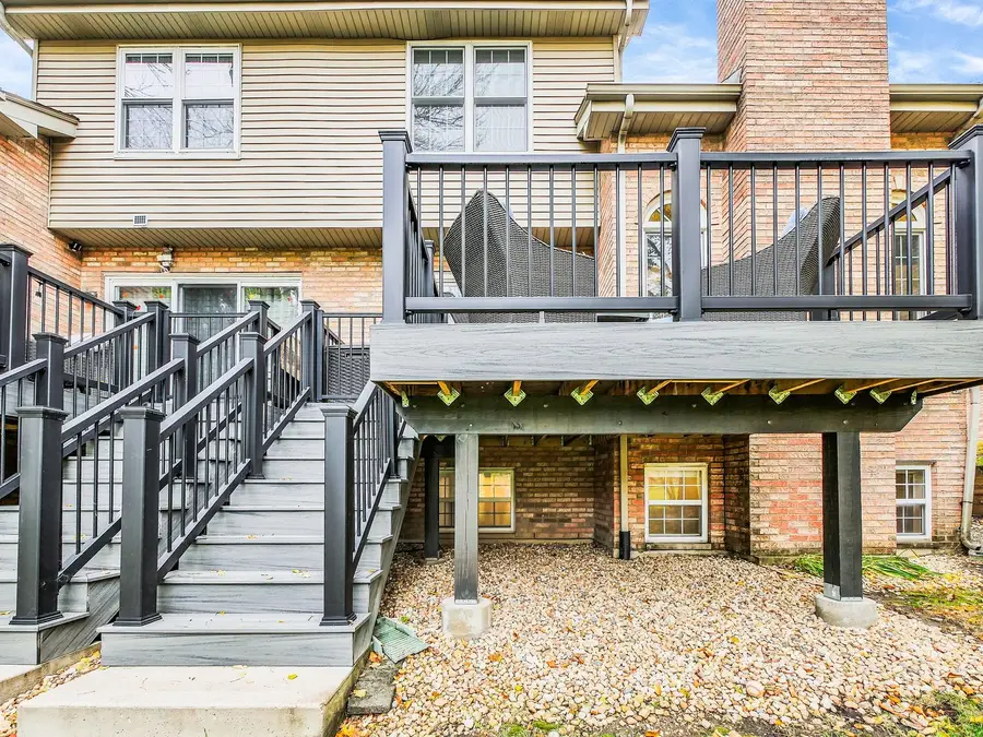 853 Rosebud Court, Roselle, IL 60172 - Image #3