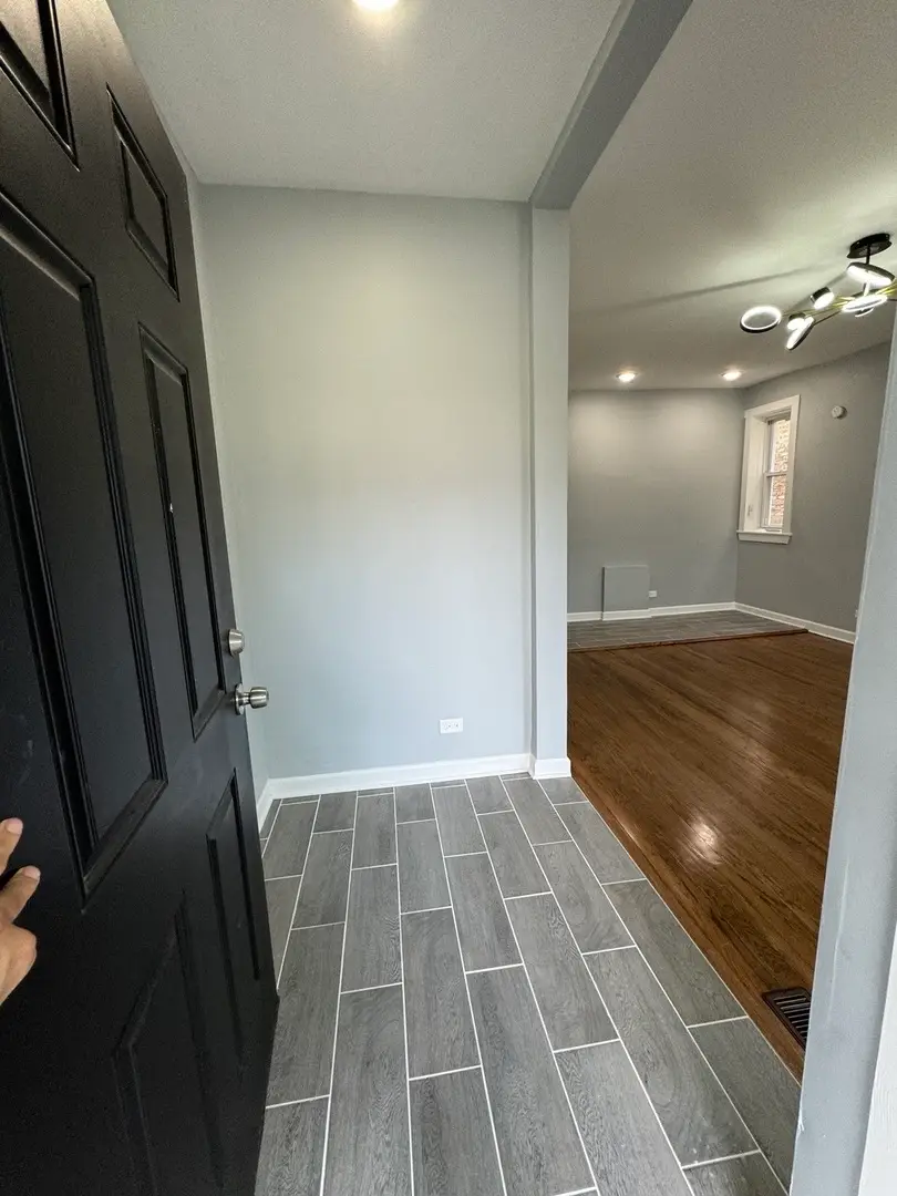 5919 S Rockwell Street, Chicago, IL 60629 - Image #3