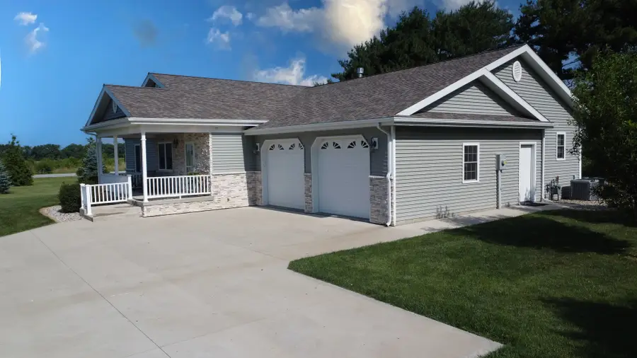 112 North Street, Crescent City, IL 60928 - Image #2